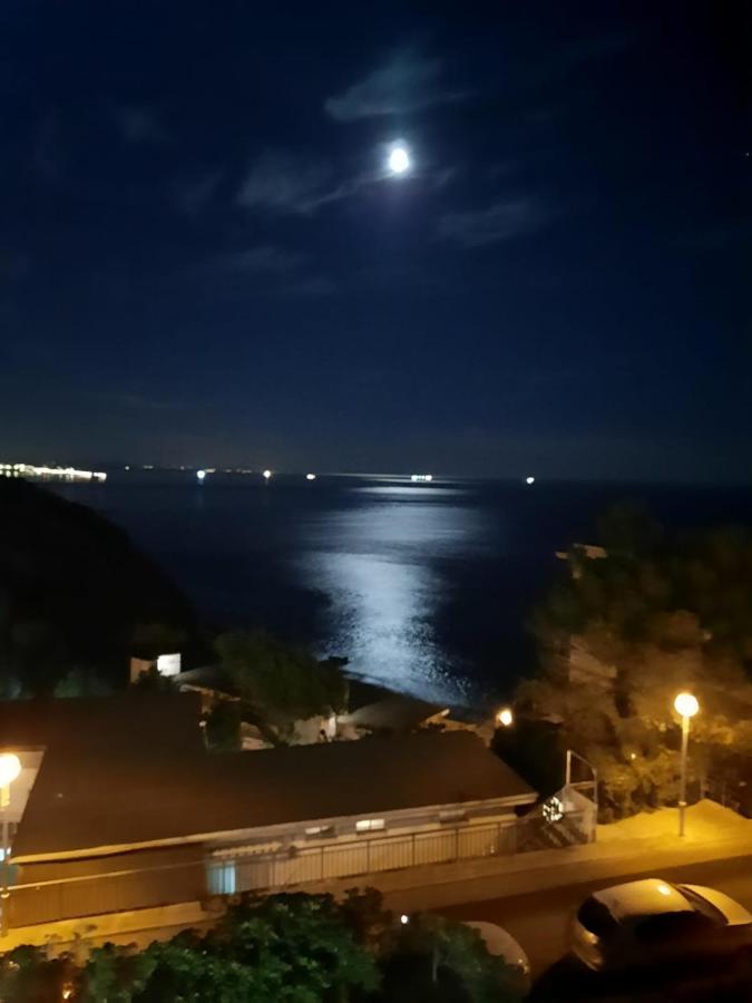 Jacqueline Διαμέρισμα Σαλού Εξωτερικό φωτογραφία