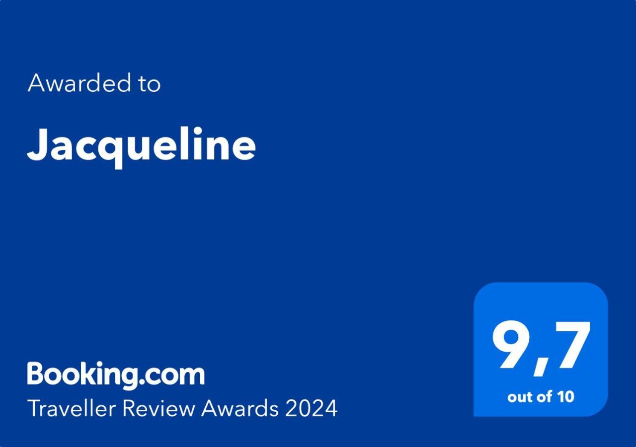 Jacqueline Διαμέρισμα Σαλού Εξωτερικό φωτογραφία